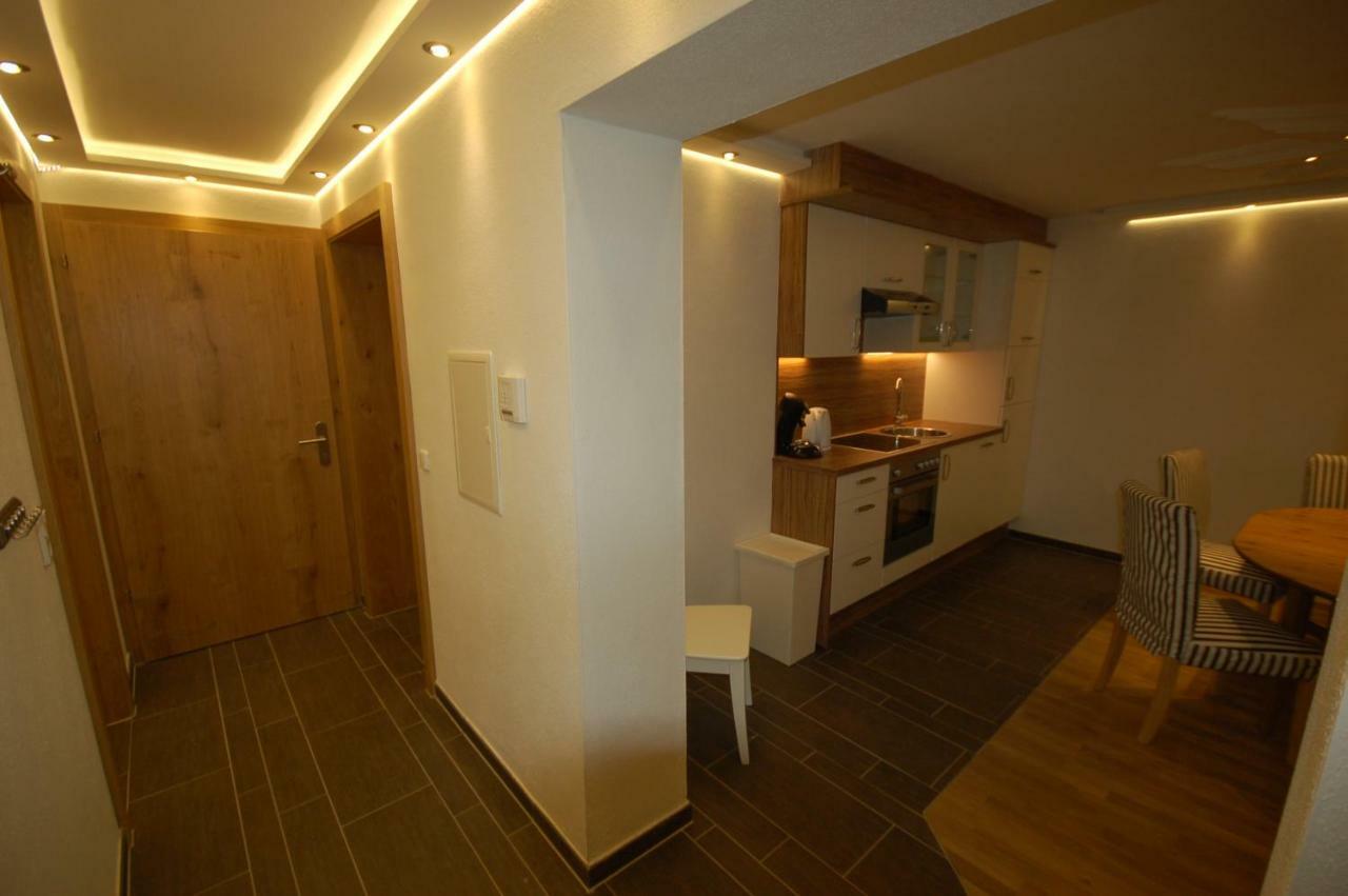 Alpenmond Appartment Halbmond 로이타쉬 외부 사진