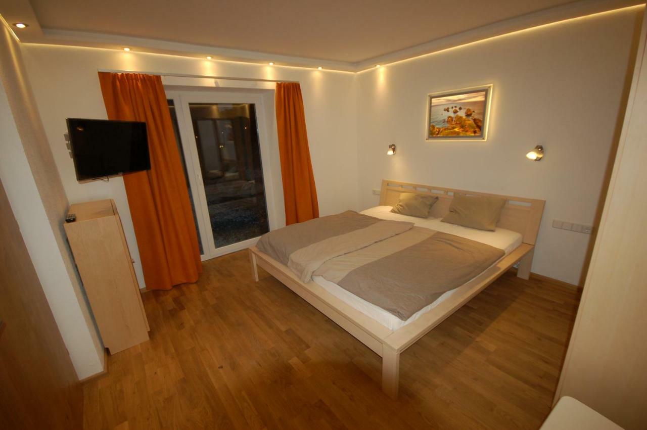 Alpenmond Appartment Halbmond 로이타쉬 외부 사진